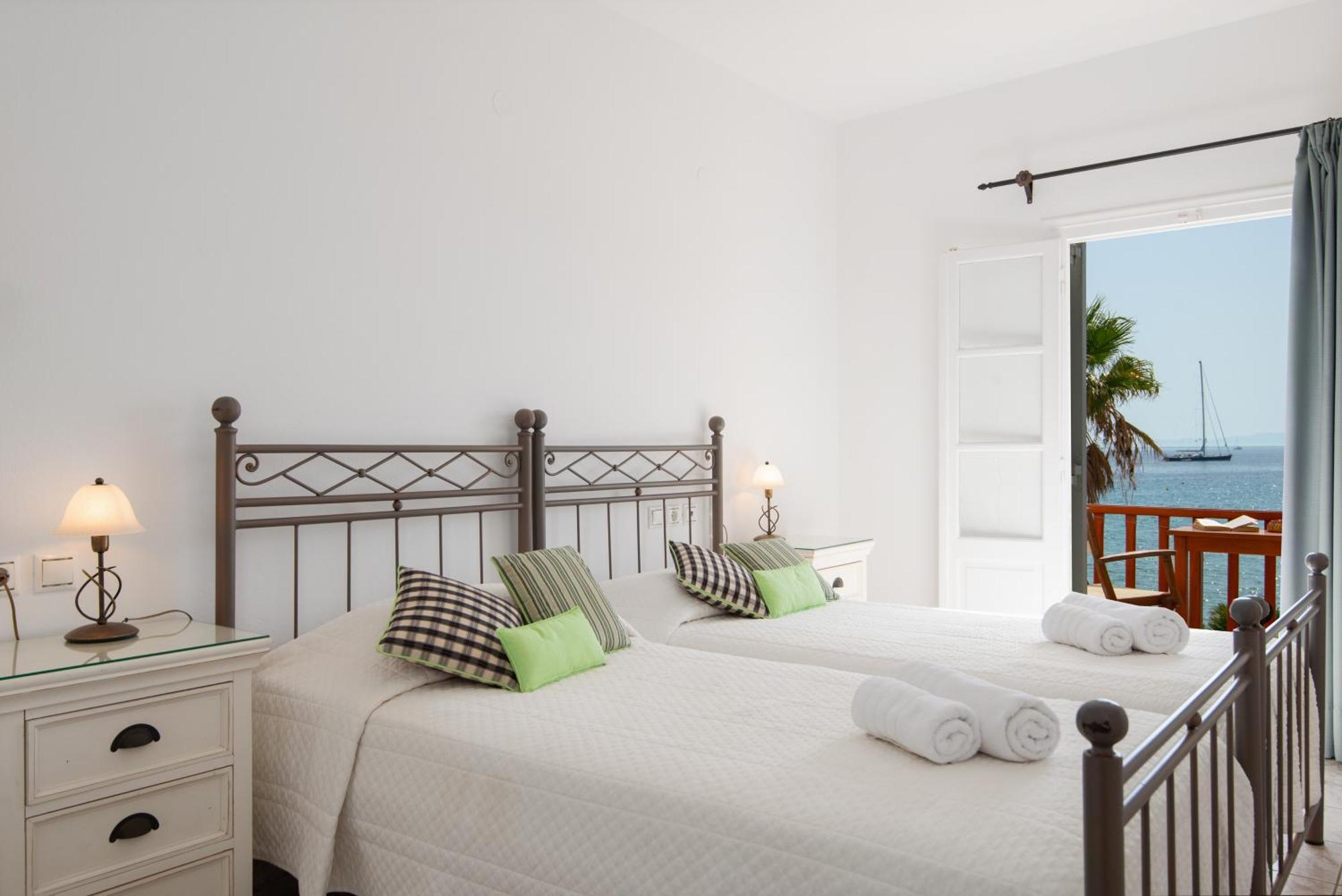Hotel Efrosini Platis Gialos  Buitenkant foto